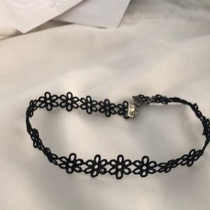Cute daisy style chocker black